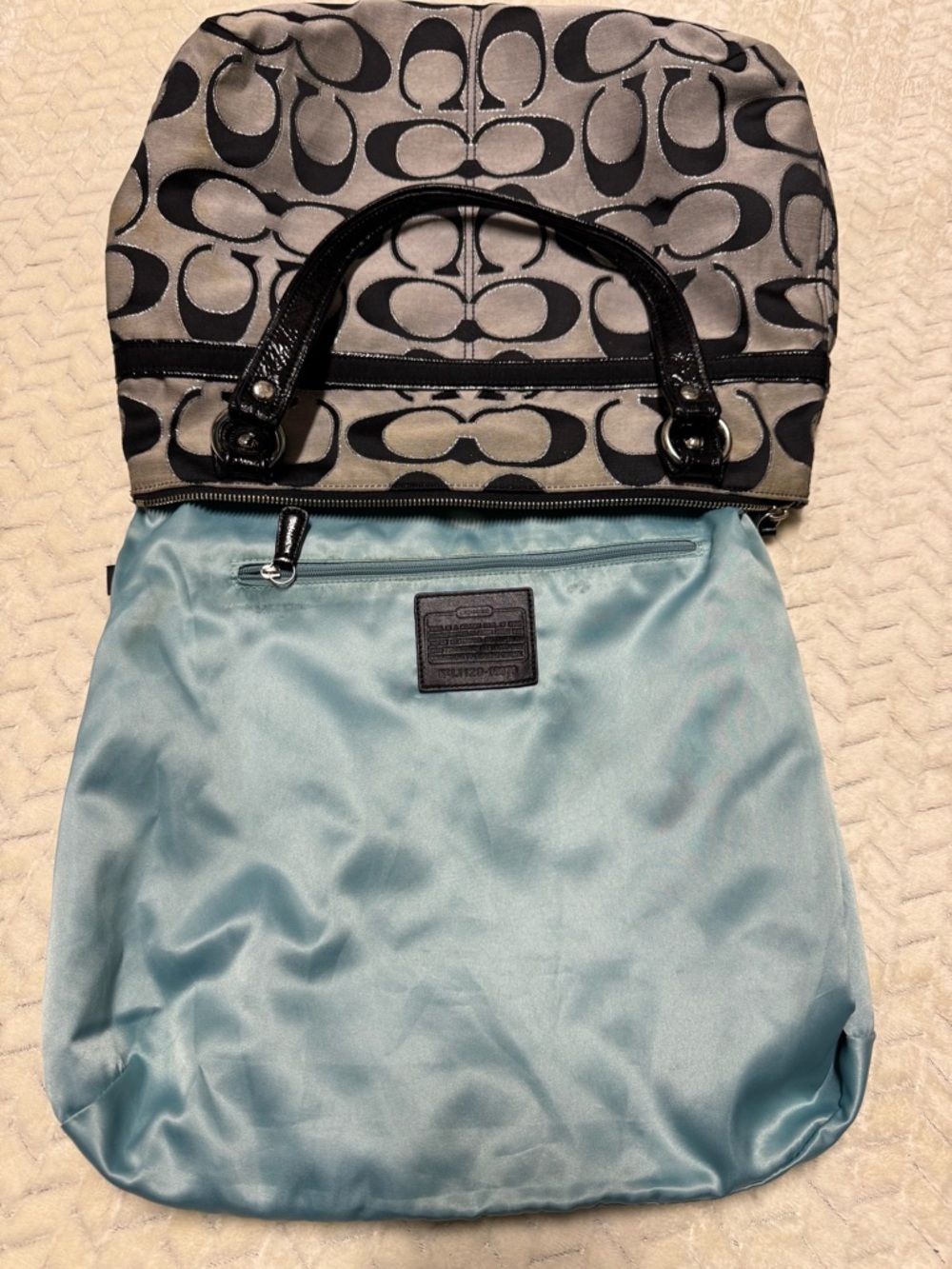 Coach Black and Gray Women's
Bag - Picture 4 of 11